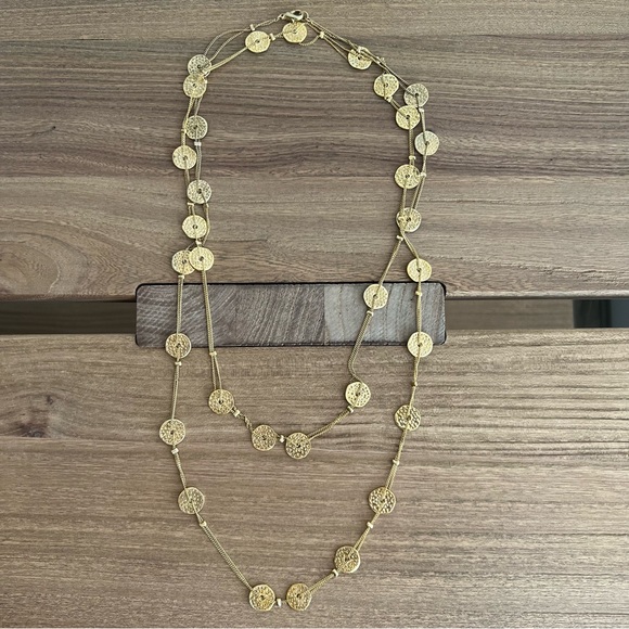 BANANA REPUBLIC • Long Gold Plated Hammered Disc Necklace - Picture 10 of 11